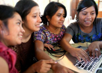 Mujeres llevan retraso en todos los objetivos del milenio: ONU