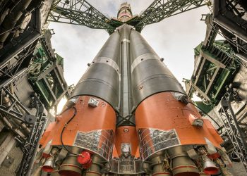 Rusia lanza la nave Soyuz MS-24 con tres tripulantes a bordo rumbo a la EEI