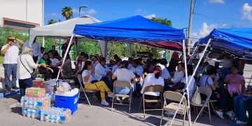 Maestros cierran aulas y calles en varios municipios de Tamaulipas