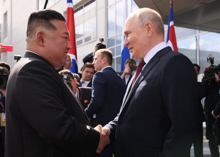 Tsiolkovsky (Russian Federation), 12/09/2023.- Russian President Vladimir Putin (R) greets North Korean leader Kim Jong Un (L) during a visit to the Vostochny cosmodrome outside of the town of Tsiolkovsky (former Uglegorsk), some 180 km north of Blagoveschensk in Amur region, Russia, 13 September 2023. (Rusia, Roma) EFE/EPA/VLADIMIR SMIRNOV/SPUTNIK/KREMLIN POOL MANDATORY CREDIT