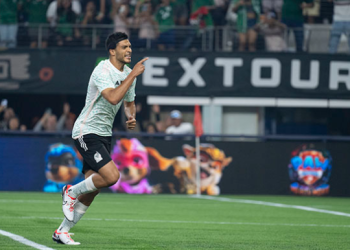Raúl Jiménez, 100 partidos con la Selección