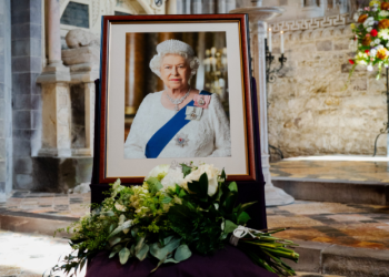 VIDEO: El Reino Unido conmemora el aniversario de la muerte de Isabel II