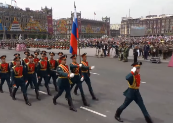 Ucrania reclama participación de contingente ruso en desfile militar