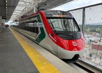 Tren México-Toluca registró una afluencia de 115 mil pasajeros en su primer fin de semana