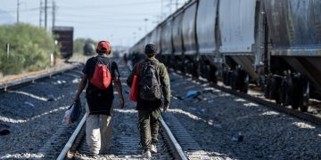 Canacintra lanza alerta por cruce de migrantes