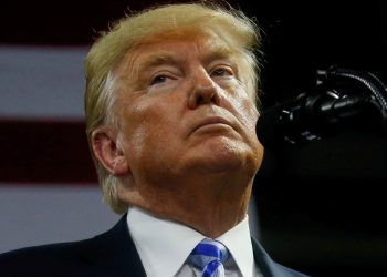 Juez de Georgia determina que el juicio contra Trump no iniciará en octubre