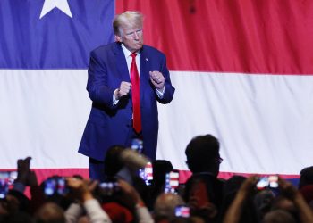 Trump amplía su ventaja entre la base republicana y otros contrincantes