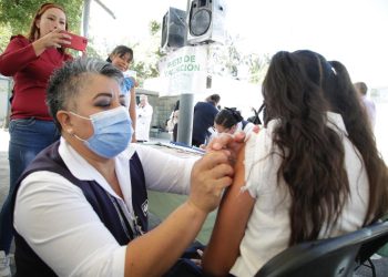 SEDESA inicia campaña de vacunación contra VPH en escuelas primarias y secundarias de CDMX