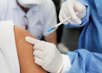 Ciudadanos difieren sobre adquirir vacunas contra el COVID 19