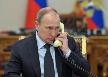 Putin y Raisi abordan la crisis en Nagorno Karabaj en una conversación telefónica