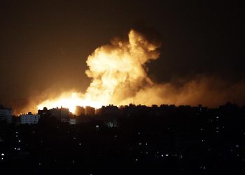 Israel realiza de madrugada casi un centenar de ataques aéreos contra Hamás