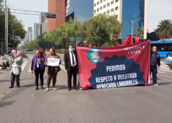 Trabajadores del Poder Judicial de la Federación cierran Paseo de la Reforma y Bucareli para exigir respeto a sus derechos laborales