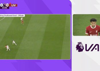 El VAR también se equivoca. Grave falla le cuesta puntos al Liverpool