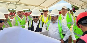 Supervisa Nuño Lara obras en Autopista Barranca Larga- Ventanilla