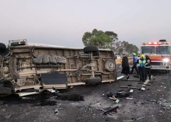 Un muerto y 10 lesionados deja choque entre transporte de pasajeros en Querétaro