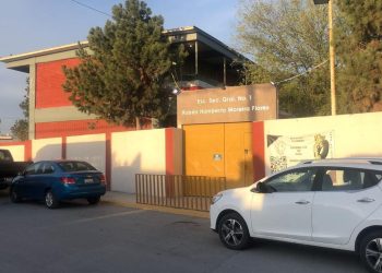 Maestra apuñalada por estudiante lo discriminaba y humillaba, relatan compañeros