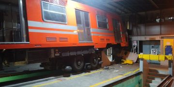 Metro CDMX investiga choque de tren en área de talleres