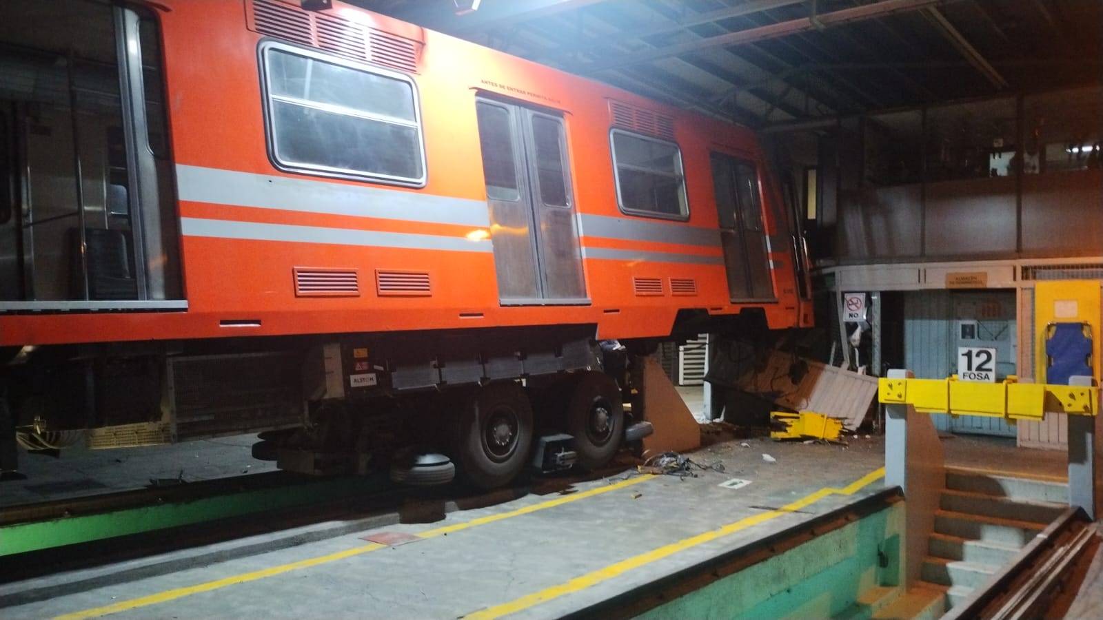Metro CDMX investiga choque de tren en área de talleres Enfoque Noticias