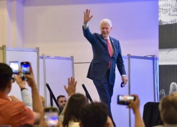 Bill Clinton participa en Foro Mundial de Energía Solar en Sonora