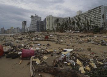 Telmex y Telcel restablecen servicios en Acapulco tras paso de Otis