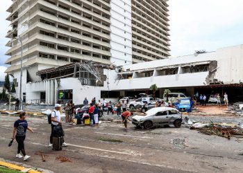 El papa Francisco muestra tristeza por las víctimas del huracán Otis en Acapulco