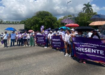Marchan trabajadores del Poder Judicial Federal en Acapulco y se les unen otras organizaciones sociales