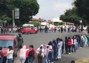 Bloquean estudiantes Paloma de la Paz para exigir justicia por joven asesinado