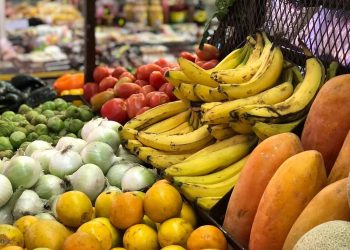 Por altos precios en canasta básica, consumidores se limitan en sus compras