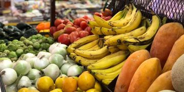 Por altos precios en canasta básica, consumidores se limitan en sus compras