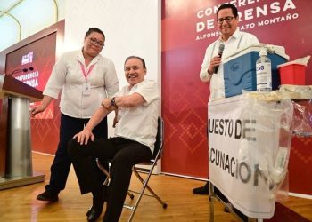 Alfonso Durazo se aplica vacuna cubana Abdala contra COVID-19