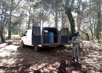 Aseguran camionetas e implementos usados para el robo de hidrocarburos en Cuautepec, Hidalgo
