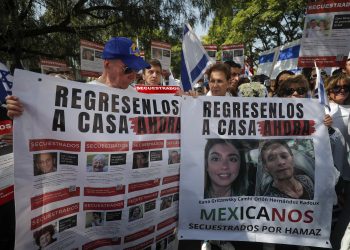 Mexicanos piden que Hamás libere a dos compatriotas rehenes en una marcha en pro de Israel