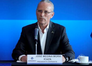 En concesiones aeroportuarias debe haber un dialogo previo, el hecho de que haya sido una decisión unilateral viola el Estado de Derecho: Medina Mora