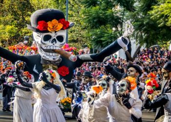 Se espera una derrama económica de 11 mil 152 millones de pesos por festividades del Día de Muertos en CDMX: Akabani