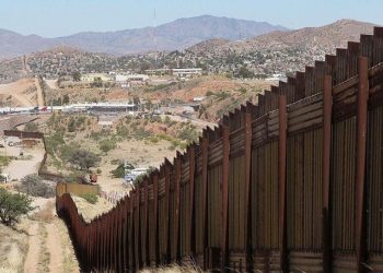 Es tal la cantidad de migrantes provenientes de todo el mundo que un muro en EUA no va a servir de nada: Rodríguez 