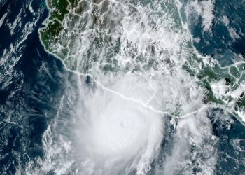 Centro Nacional de Huracanes de Estados Unidos alertó que Otis era potencialmente catastrófico