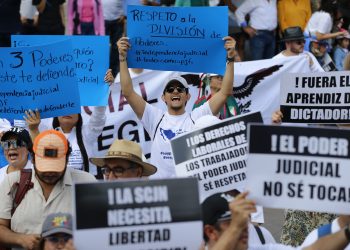 “En riesgo la división de poderes”: Académicos