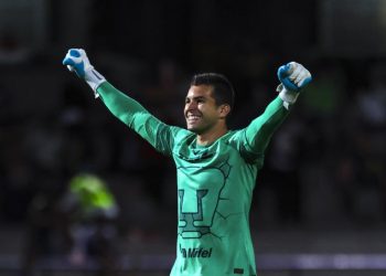 Pumas golea en casa a los Gallos del Querétaro