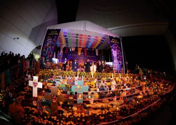 Inauguran en el Senado ofrenda del Día de Muertos