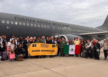 A través de un puente aéreo 158 mexicanos logran salir de Israel a Madrid