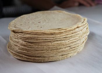 Ayer se logró un apoyo para suministrar harina y desde anoche se empezó a llevar tortilla de forma gratuita a Acapulco: Montalvo