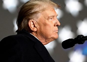 Trump le pide una disculpa a Biden por tardar tanto en reforzar el muro fronterizo