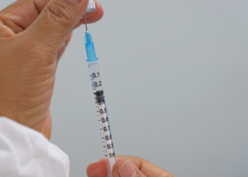 México iniciará vacunación contra COVID-19 e influenza