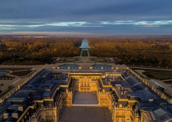 Evacúan el palacio de Versalles por una amenaza de bomba