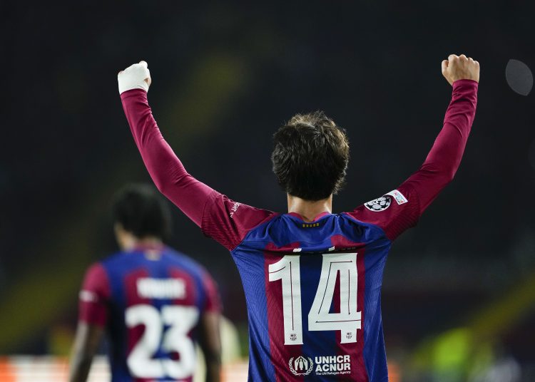 BARCELONA, 28/11/2023.- El delantero del Barcelona Joao Félix celebra tras marcar el segundo gol ante el Oporto, durante el partido de la fase de grupos de la Liga de Campeones que FC Barcelona y Oporto disputan hoy martes en el estadio Olímpico de Montjuic. EFE/Alejandro García