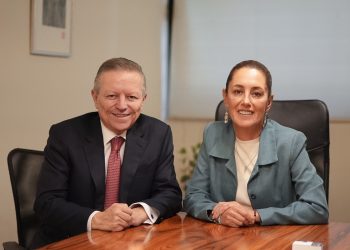 Claudia Sheinbaum y Arturo Zaldívar sostienen reunión, acuerdan trabajar juntos