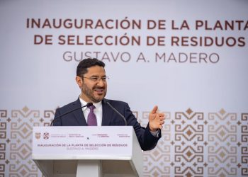 Batres sale en defensa de la fiscal capitalina