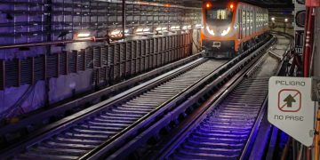 Metro investiga accidente en el que una trabajadora fue golpeada por un vehículo de vías