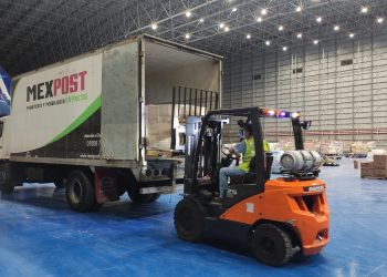 Correos de México entrega más de 6 toneladas de víveres para damnificados en Acapulco