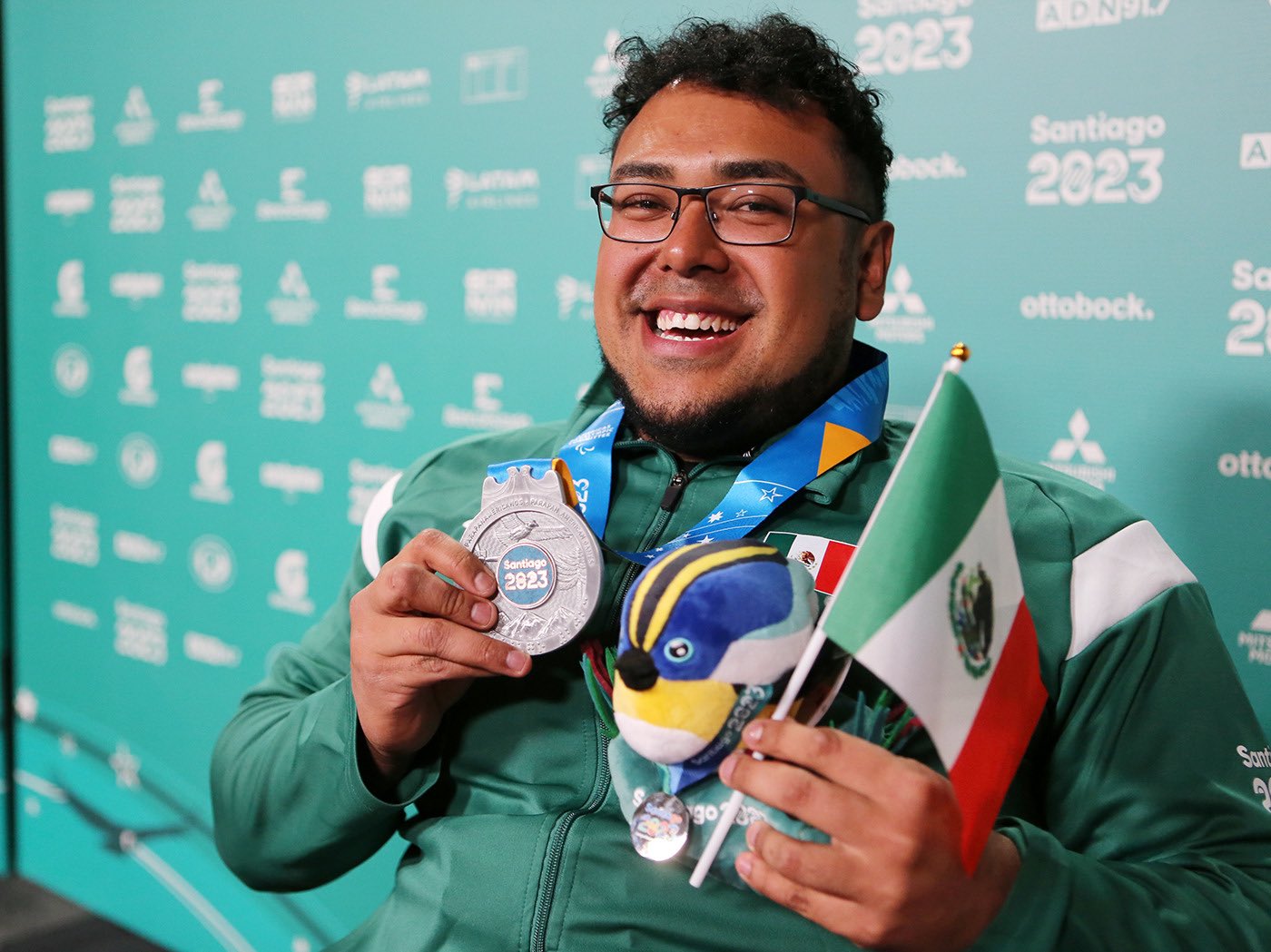 Martín Pérez Sandoval debuta con plata en para powerlifting de Juegos